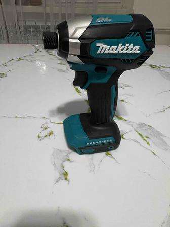 Ударный шуруповерт