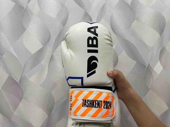 Боксерский перчатка