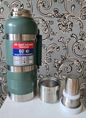 Продам термос для напитков 4 литра