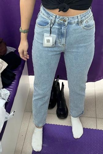 Джинсы женские