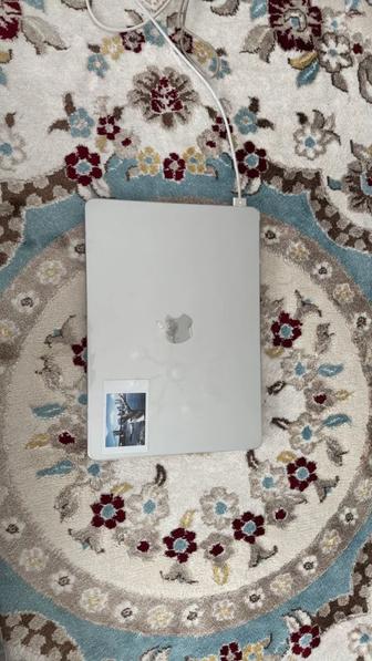 Продам макбук/mac m2
