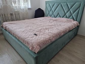 Кровать