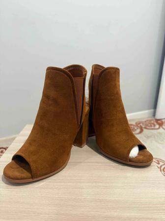 Macad sandals