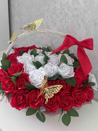 букет из атдасных роз