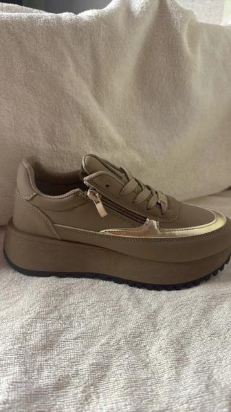 Кроссовки/обувь женские