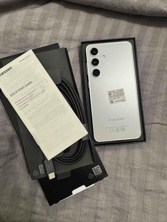 Samsung Galaxy S24 
5G 8 ГБ/256 ГБ серый