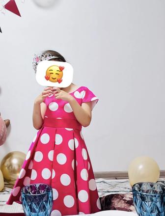 Нарядное платье для девочки.