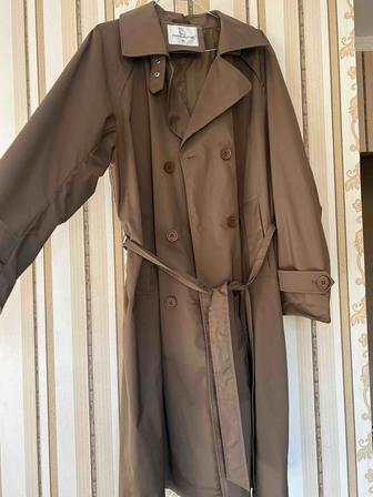 Плащ чистая новая один раз только одевала