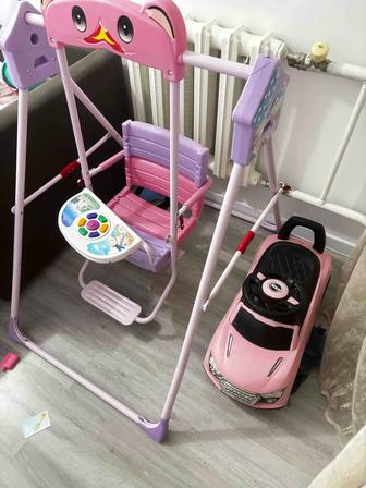 Детская качеля и Машинка Толокар