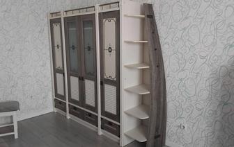 Рабочий стол шифоньер для детской/подростковой комнаты. Б/у, аккуратные