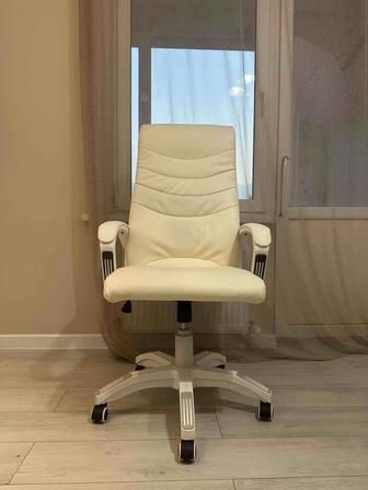 Продам компьютерное офисное кресло