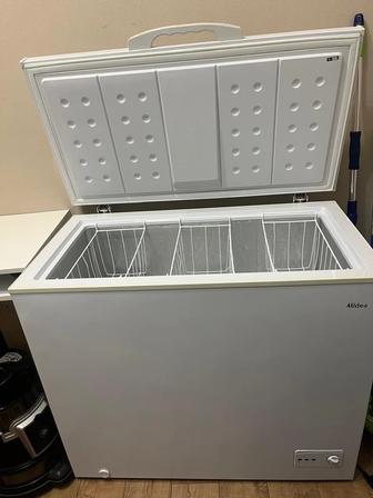 Отдам на запчасти морозильник