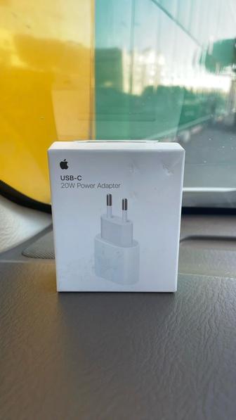 USB-C 20w power adapter