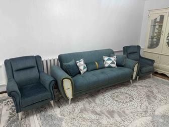 Новый диван с креслами