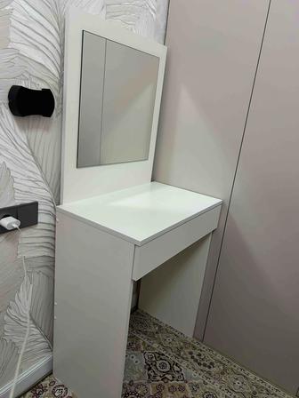 Продам туалетный столик