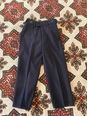 Отдам даром брюки школьные