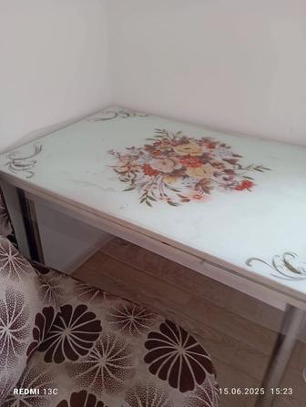 Продам кухонный стол стеклянный