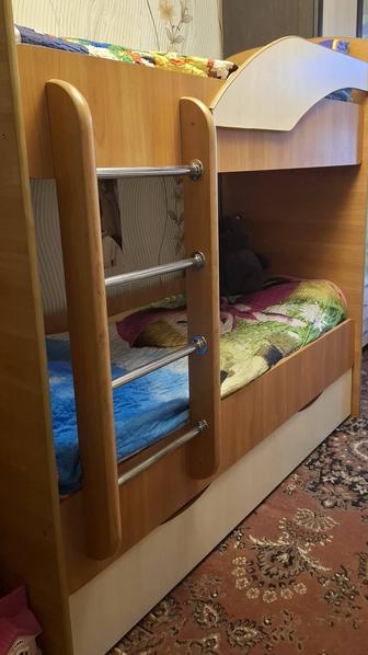 Продам двухъярусную кровать