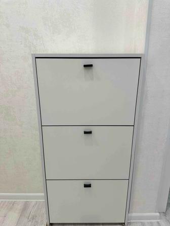 Новая обувница, очень удобная и вместительная