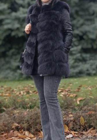 Продается песец жилетка