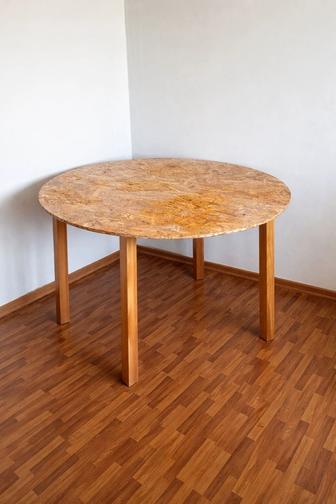 Продам круглый стол