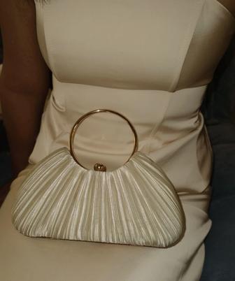 Продаётся вечерняя сумка