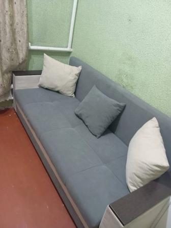 Срочно продам два дивана