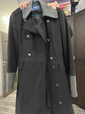 Шерстяное пальто от фирмы Mexx