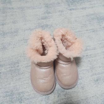 Уги на девочку