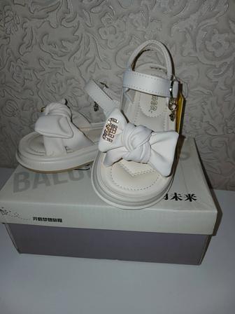 Детские Сандали 25 размер на Девочку