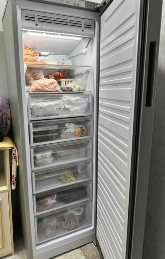 Продам морозильную камеру