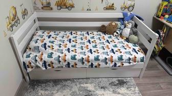 Продам детскую кровать с матрасом