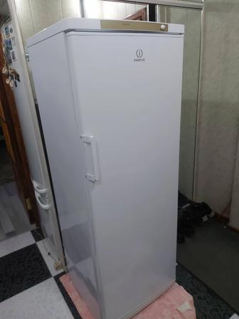 Продаю морозильник, морозильный шкаф INDESIT SFR167 NO FROST