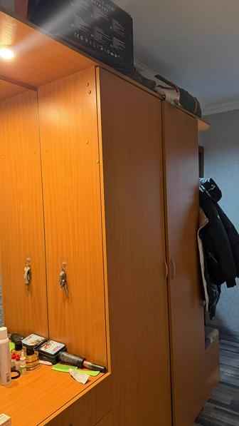 Продаю шкаф в прихожую