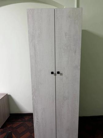 Шкаф трех дверный и двух дверный