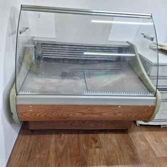 Продам витринный холодильник