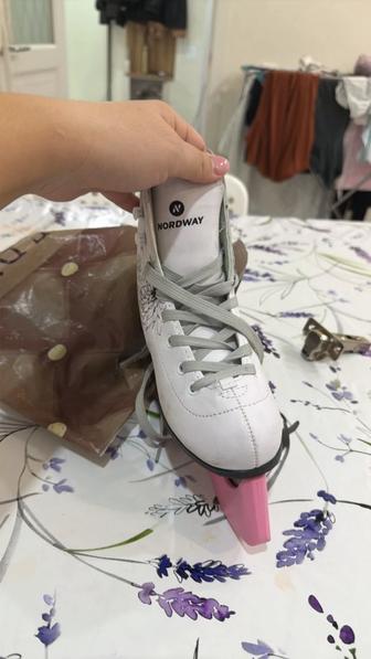 Продам детские коньки