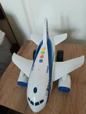 Самолёт( игрушка)