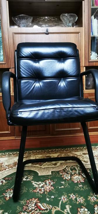 Офисные кресла БУ 5 шт