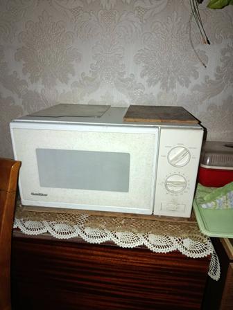 Продам микроволновку б/у в хорошем рабочем состоянии!торг уместен!