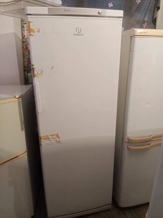 Морозильники стоящие работают морозят отлично в Алматы р-н калкаман