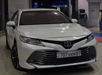 TOYOTA CAMRY 70 Бизнес авто с водителем с красивым номером Камри 70