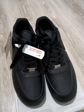 Продам новые кроссовки NIKE Air Force 1 (кожа)