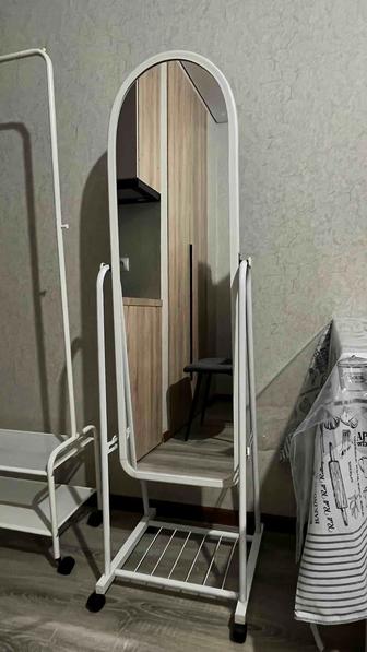 Продам зеркало напольное