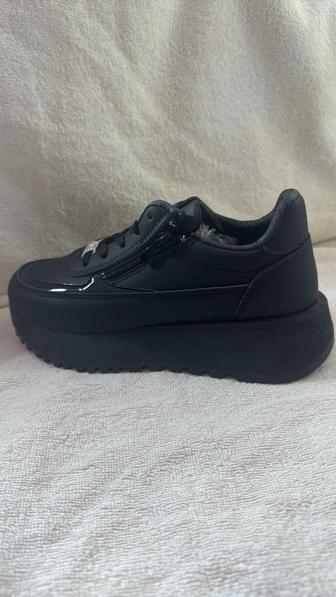 Кроссовки черные Ханчайм