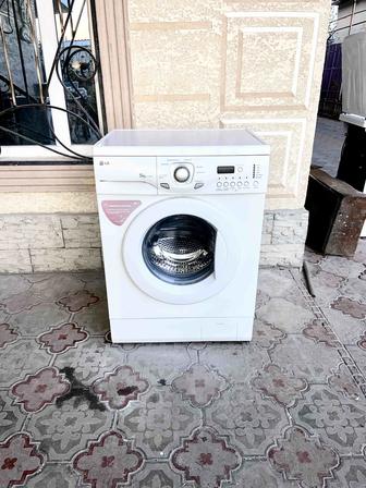 Продам стиральную машинку