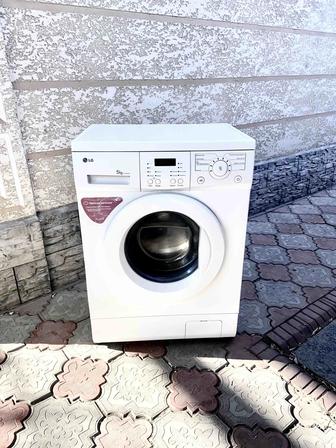 Продам стиральную машинку