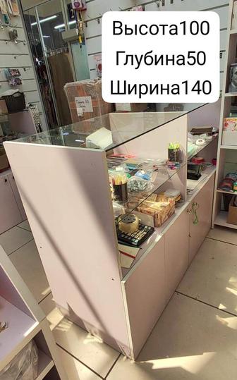 Продам витрины и стеллажи