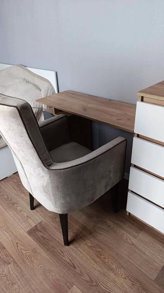 Продаю кресло и стол