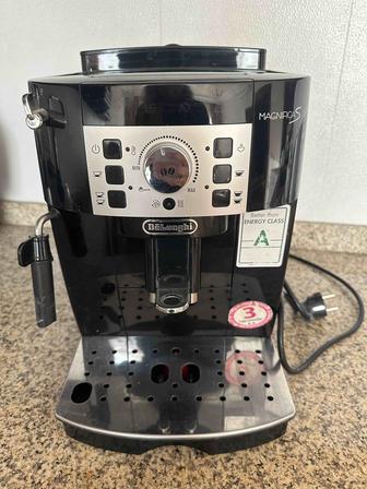 Кофемашина Delonghi ECAM 22.110